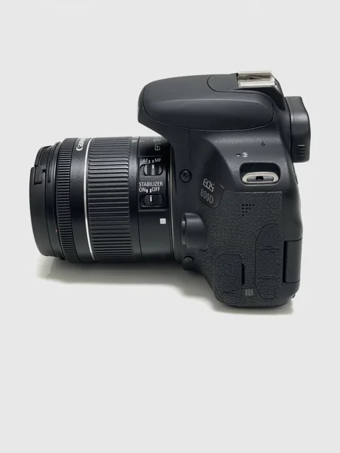دوربین عکاسی حرفه‌ای Canon EOS 800D با لنز 18-55mm STM، نمای جانبی