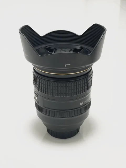 نمای جانبی لنز Nikon AF-S 24-120mm f/4G ED VR از زاویه ۲۷۰ درجه