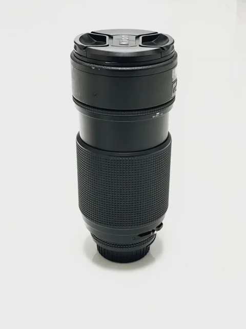 وضعیت ظاهری بدنه لنز Nikon 80-200mm f/2.8 دست دوم