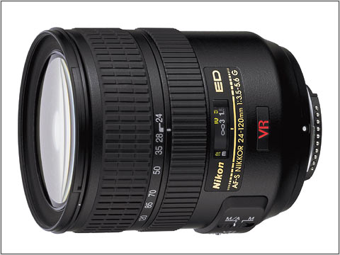 نمایی از بدنه لنز نیکون 24-120mm با نمایش حلقه زوم و فاصله کانونی