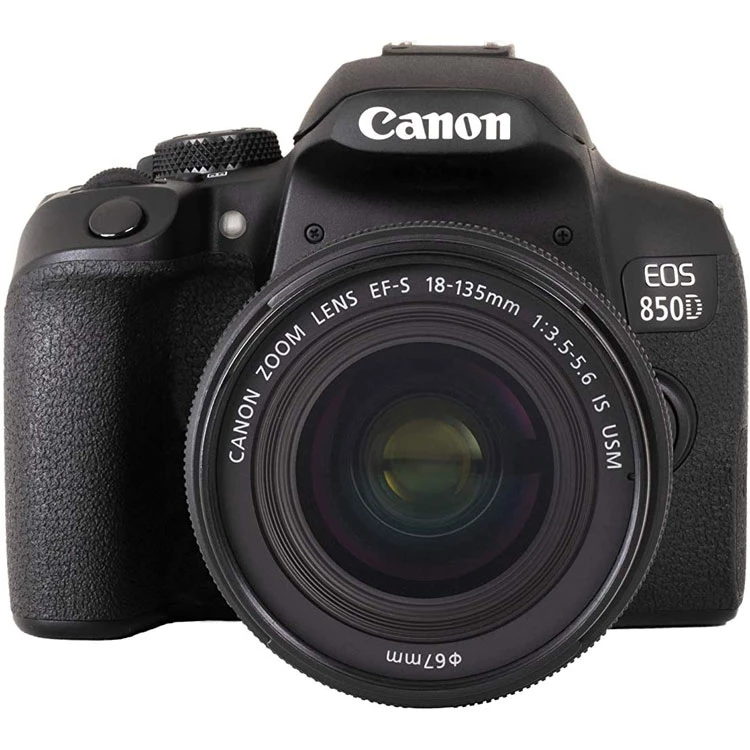 نمایی نزدیک از دوربین Canon EOS 850D با نمایش دکمه‌های کنترلی و لنز متصل، مناسب برای عکاسان مبتدی و نیمه‌حرفه‌ای
