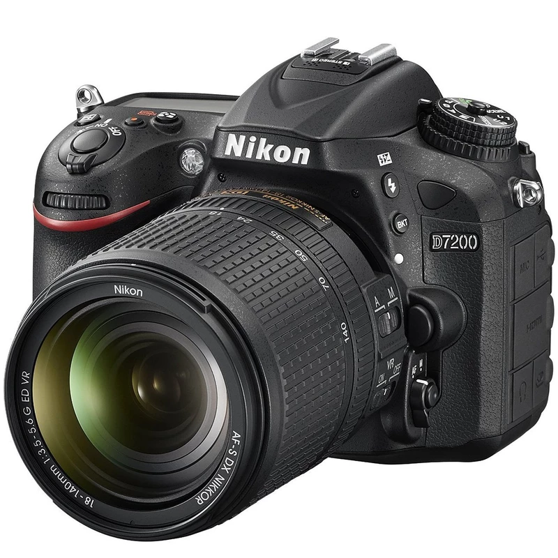 دوربین Nikon D7200 با لنز 18-140mm – ترکیب ایده‌آل برای عکاسی طبیعت و ورزشی