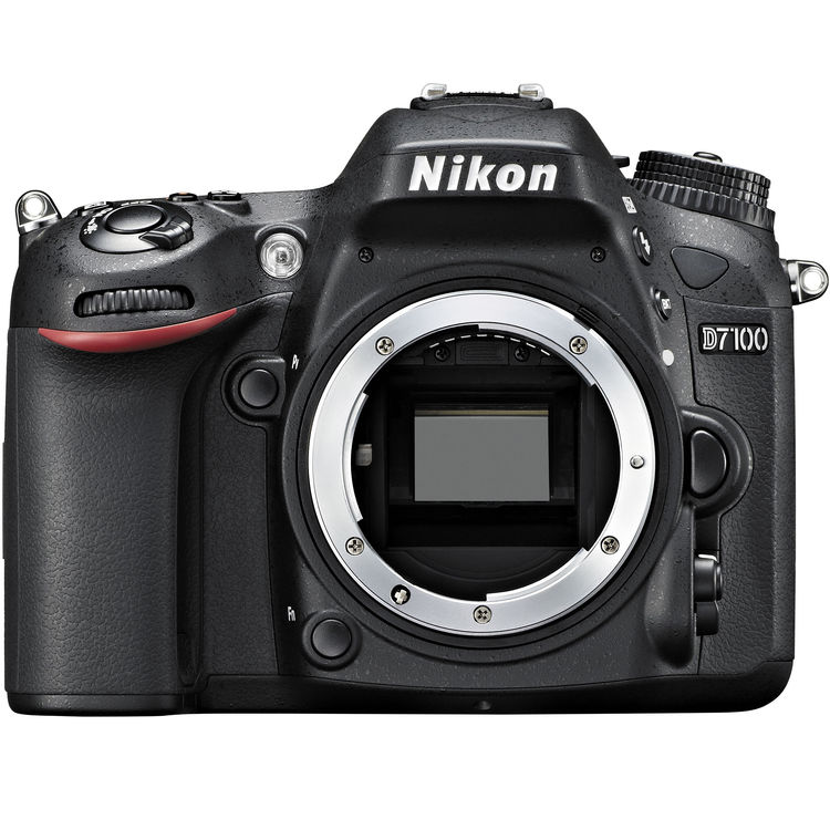 نمای نزدیک برای بررسی مشخصات فنی و ظاهری بدنه دوربین Nikon d7100