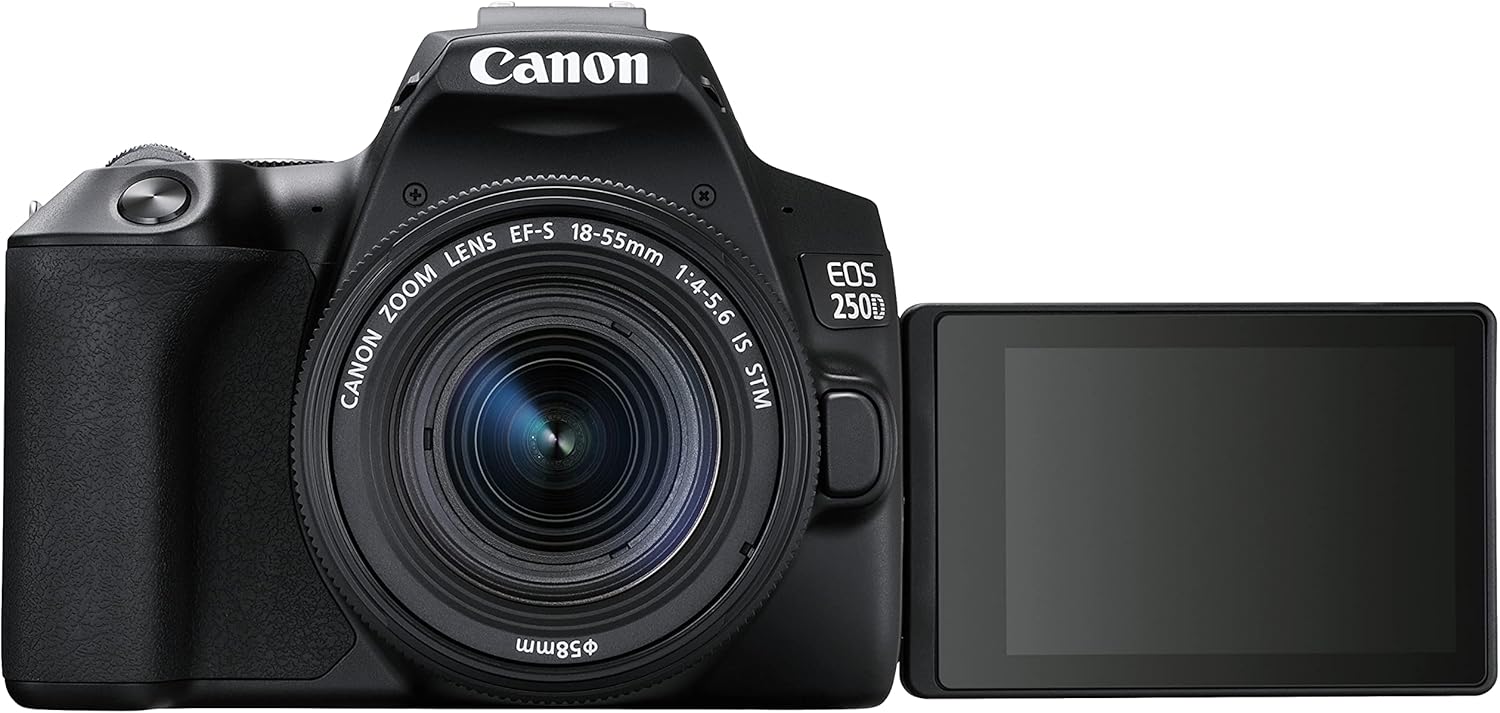 نمای روبروی دوربین Canon EOS 250D با لنز EF-S 18-55mm IS STM، طراحی سبک و مناسب برای عکاسی روزمره