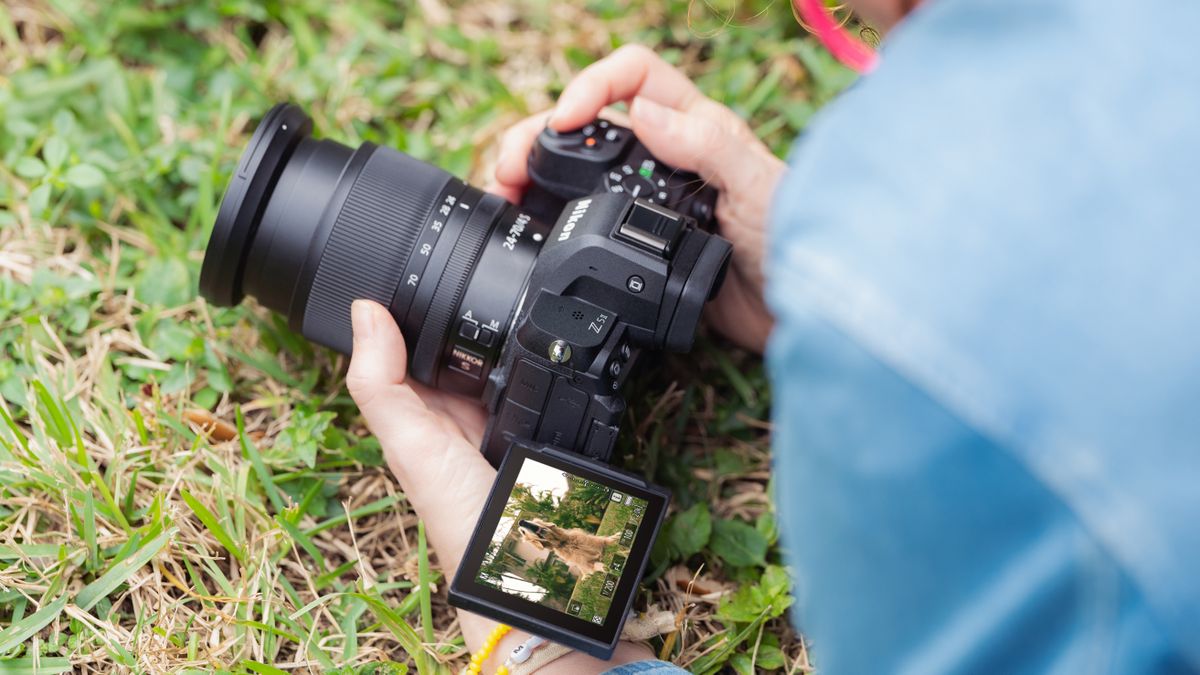 جزئیات دوربین nikon z5 ii