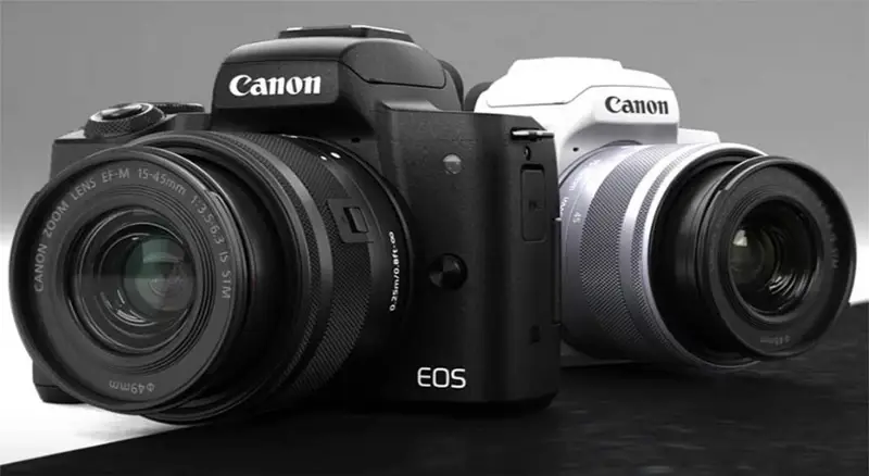 تصویر Canon M50 در دو رنگ مشکی و سفید؛ دوربین سبک و قابل حمل برای سفر و عکاسی روزمره