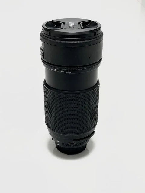 لنز 80-200 نیکون با دیافراگم 2.8 از نمای جانبی