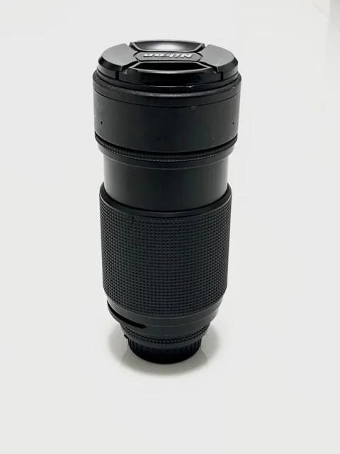 نمای حلقه زوم و فوکوس لنز نیکون 80-200mm f/2.8