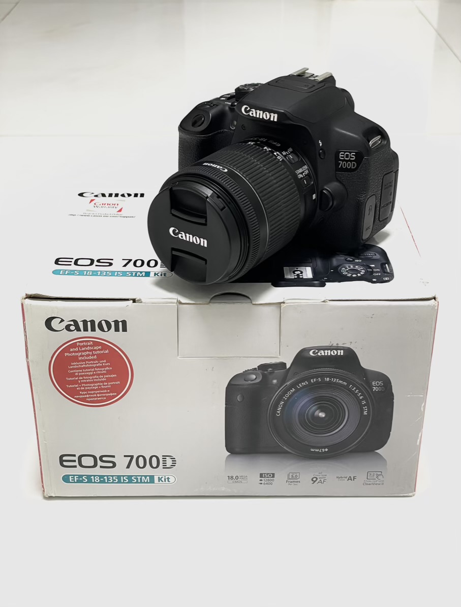 دوربین کانن Canon 700D با لنز 18-۵۵ IS STM (کارکرده؛ در حد نو)