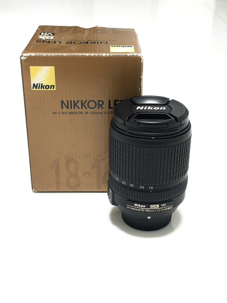 لنز نیکون AF-S 18-140 mm f/3.5-5.6G ED DX VR (کارکرده، درحدنو)