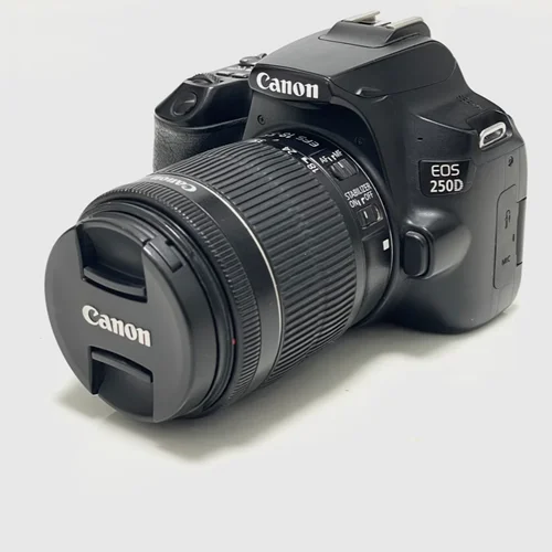 دوربین Canon EOS 250D با لنز 18-55 (استوک، بسیار تمیز)