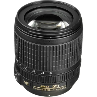 نمای نزدیک از شیشه جلو و عناصر اپتیکال لنز Nikon 18-105mm؛ بررسی کیفیت ساخت