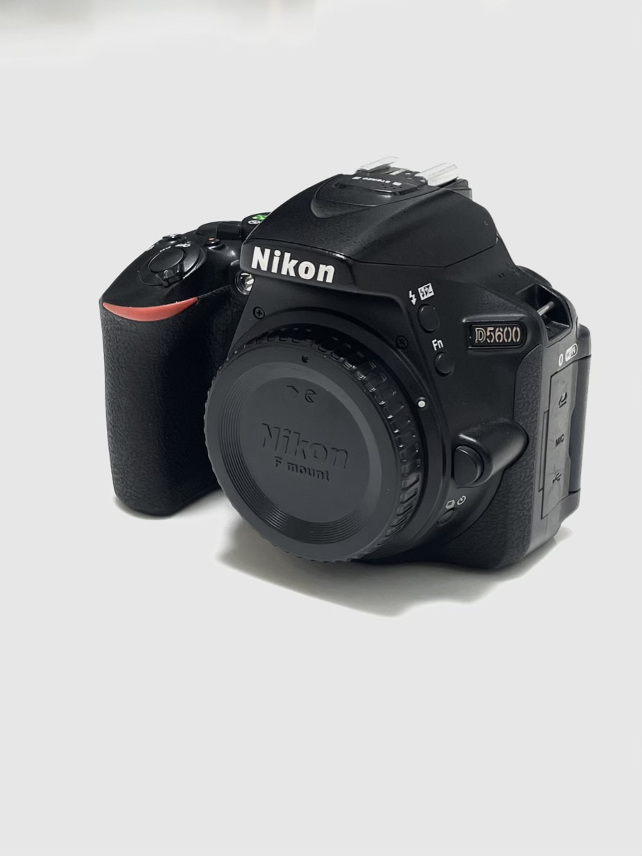 بدنه دوربین Nikon D5600 (استوک؛ درحد نو)