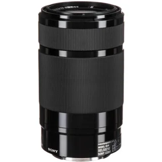 تصویر رسمی کمپانی سونی برای لنز Sony 55-210mm OSS؛ نمای تبلیغاتی
