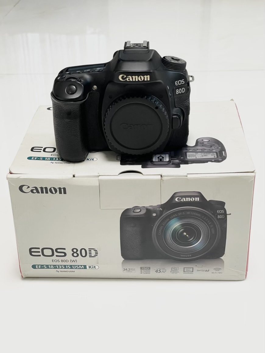 بدنه دوربین Canon EOS 80D Body (کارکرده، بسیارتمیز)