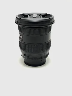 نمای نزدیک از بخش انتهایی لنز نیکون مدل 18-35mm f/3.5-4.5D