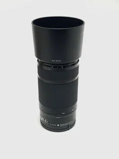 جزئیات بدنه و نوشته‌های فنی لنز Sony 55-210mm OSS
